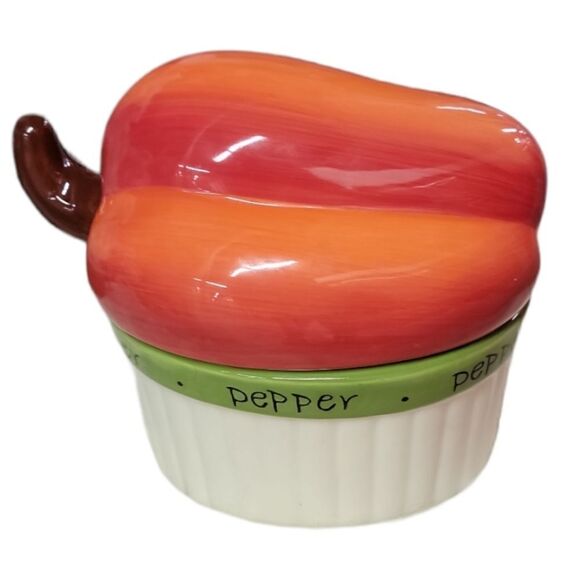 Red Pepper Small Casserole Dish - Picture 1 of 6